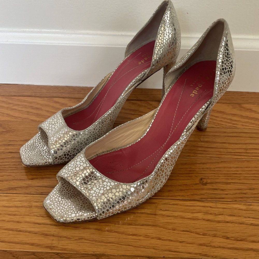 Kate‎ Spade New York Lara Cracked Silver Leather Open Toe Pump 7.5 B Italy